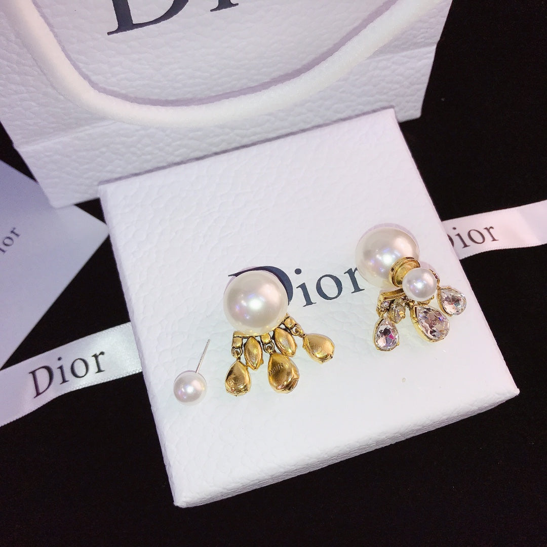 حلق ديور انتيك بيق بيرل حلق dior ذهبي