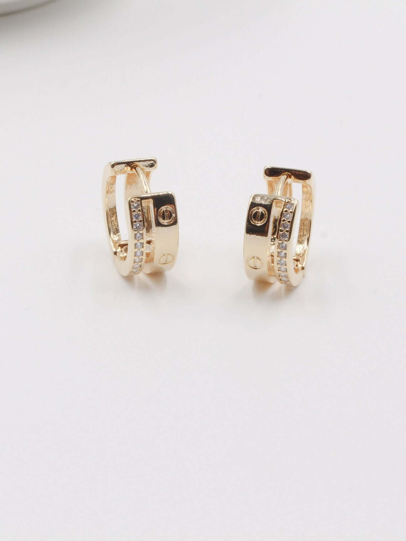 حلق كارتير مدور حلق CARTIER