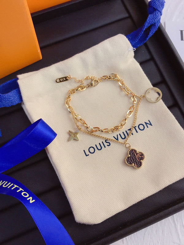 اسواره لويس فيتون بتعليقه بني اسواره louis vuitton