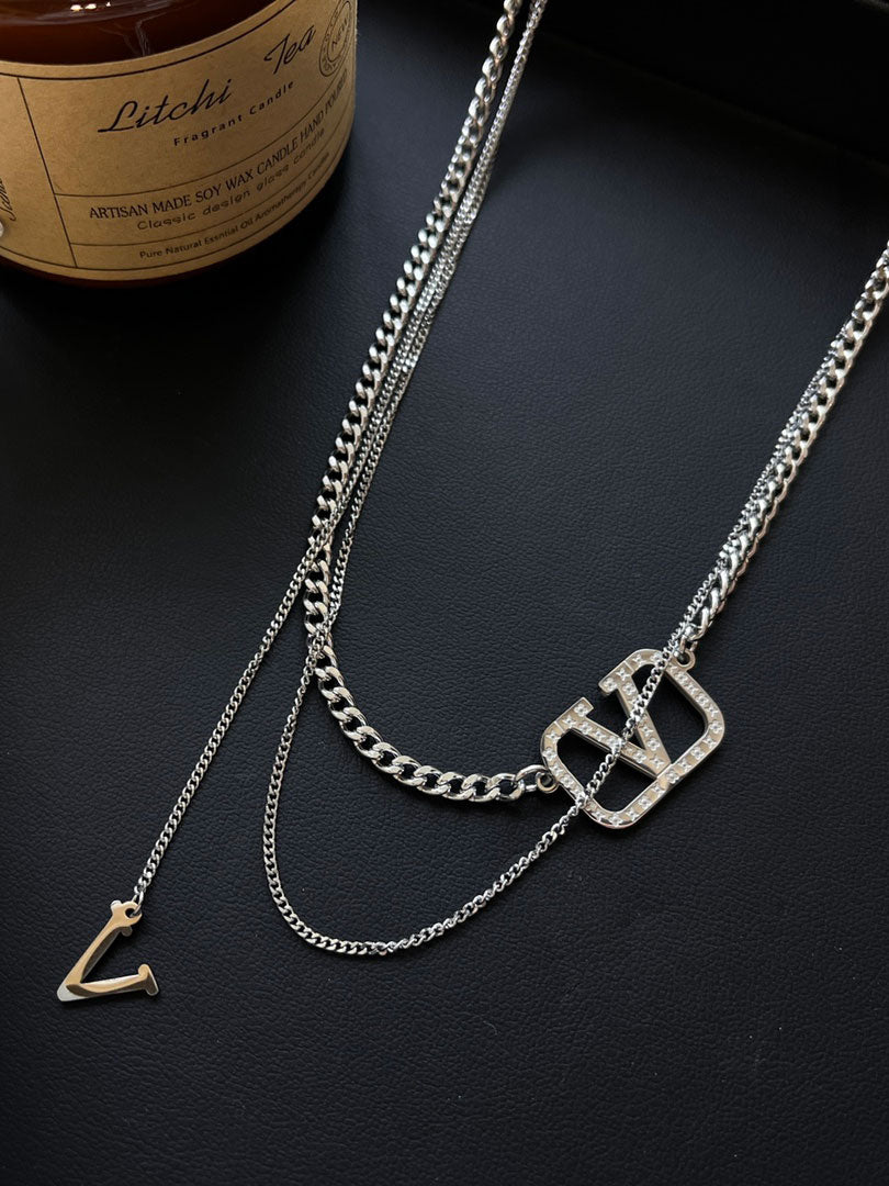 سلسال لويس فيتون فضي ادوار سلسال louis vuitton