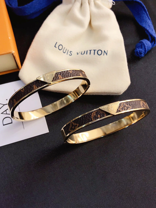 اسوارة لويس فيتون لاكشيري لوقو اسواره louis vuitton