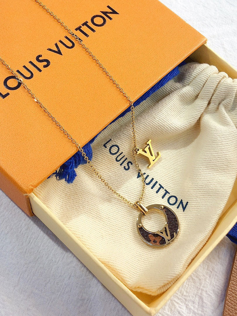 سلسال لويس فيتون مدور براون ليذر سلسال louis vuitton