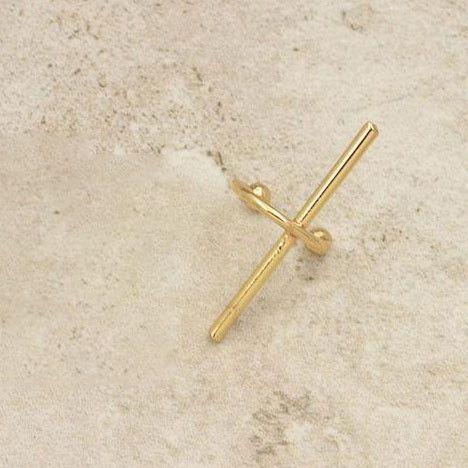 حلق كبس طرف الاذن حلق متوفر 2 لون ذهبي