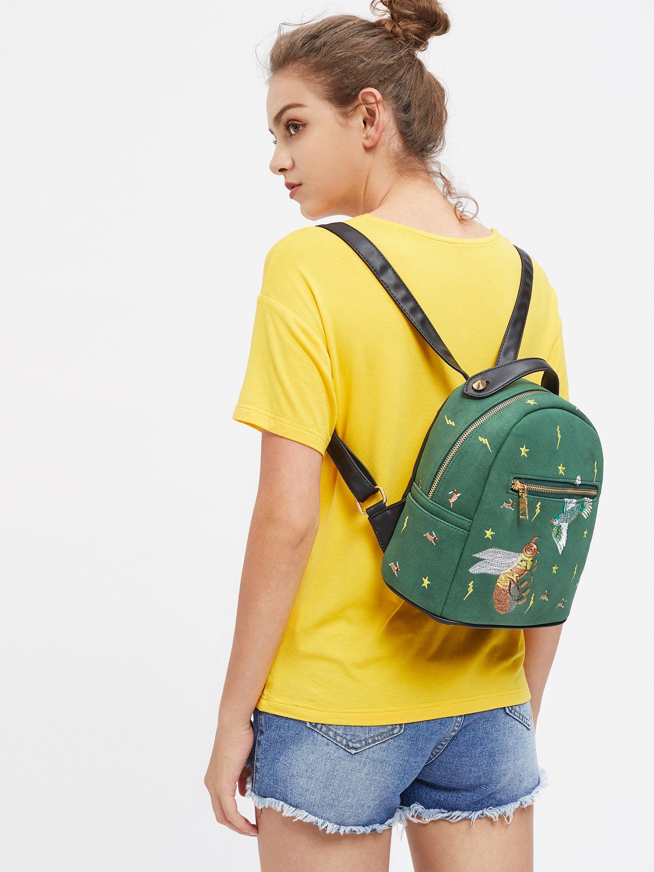 شنطة الظهر بسوستة طباعة نحلة شنط وحقائب متوفر 2 لون