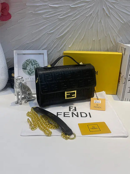 شنطة فندي صغيره اسود ماستر شنط وحقائب fendi bags