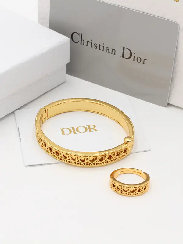 اساور ديور الهبه مع الخاتم مقاس صغير اسواره dior