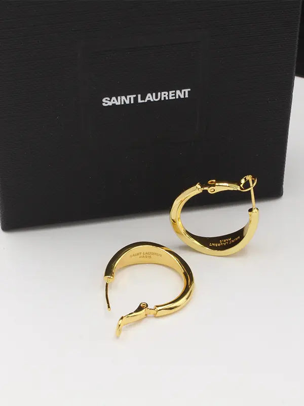حلق ايف سان لوران مدور ذهبي لوقو حلق ysl