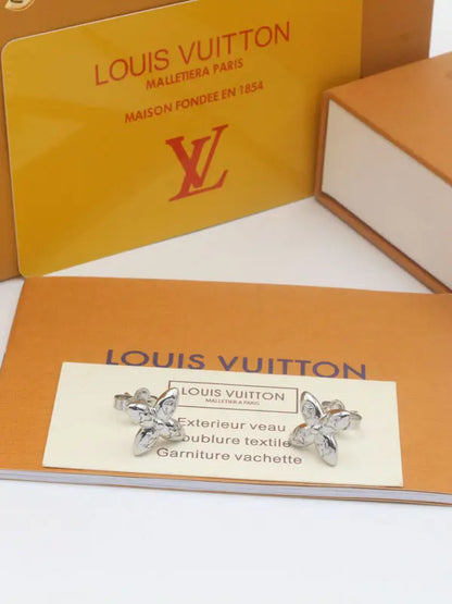 حلق لويس فيتون سمول لوقو 702 حلق louis vuitton