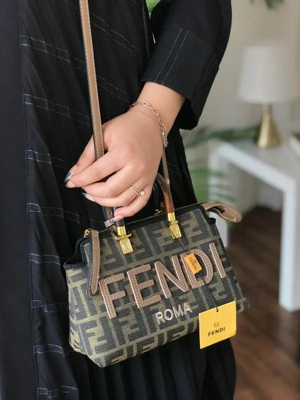 شنطة فندي بني ماستر 389 شنط وحقائب fendi bags