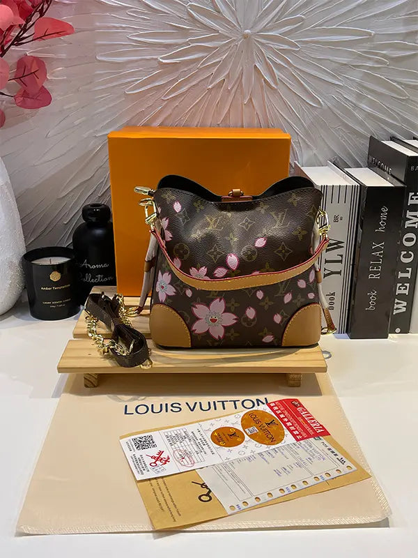 شنطة لويس فيتون ماستر بنية شنط وحقائب louis vuitton bags