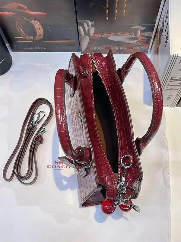 شنطة كوتش ريد فلفت شنط وحقائب coach bags