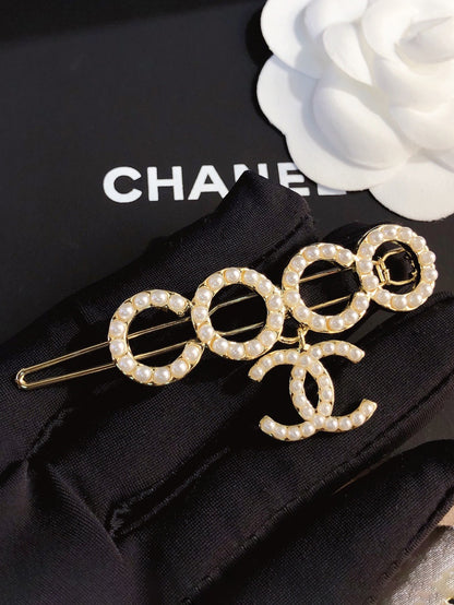 بكلة شعر شانيل اكسسوارات شعر chanel