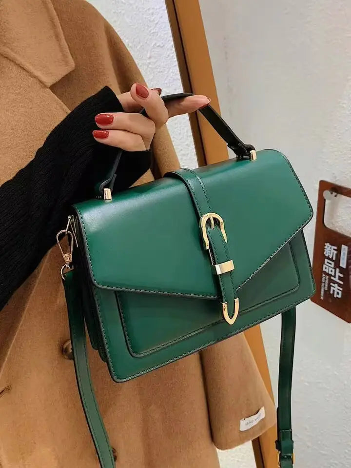 شنطةمربعة وسط