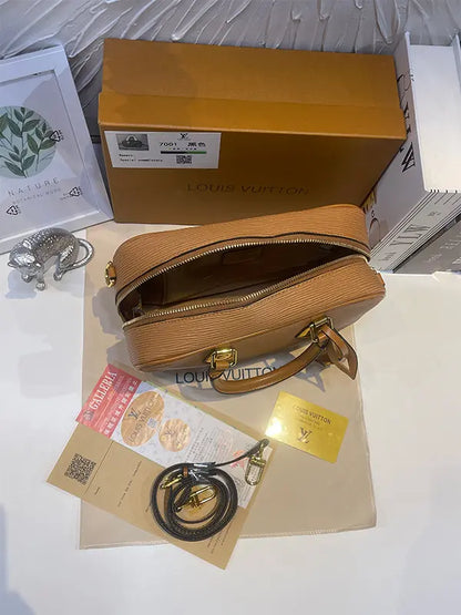 شنطة لويس فيتون ماستر نيو شايب شنط وحقائب louis vuitton bags