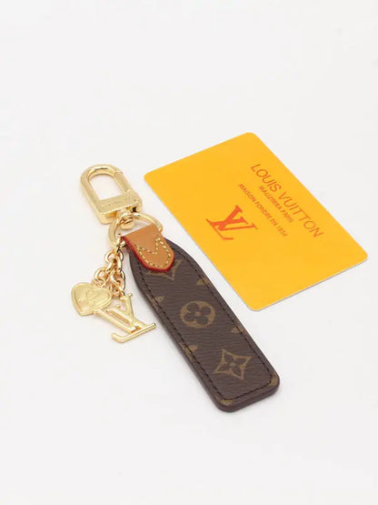 ميدالية لويس فيتون 241 ميدالية louis vuitton ذهبي
