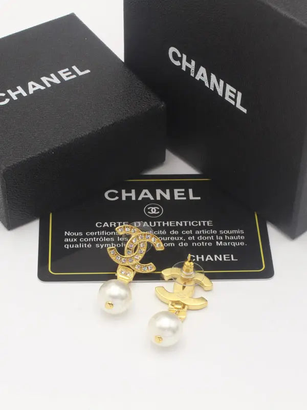 حلق شانيل مطفي قولد 651 حلق chanel
