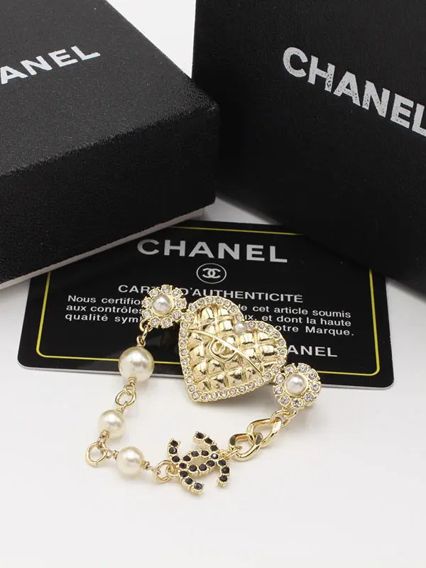 بروش شانيل الجديد 249 بروش chanel