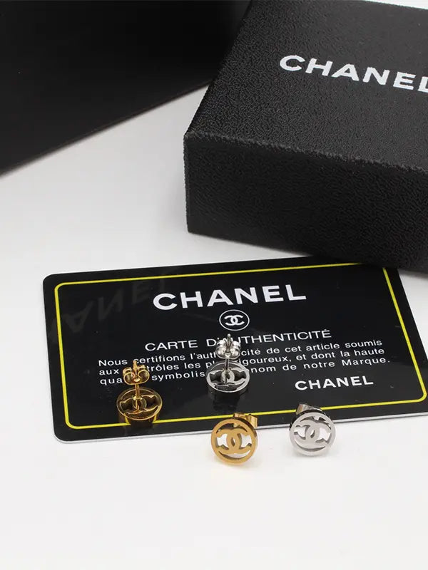 حلق شانيل ميتال صغير مدور حلق chanel
