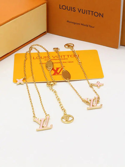 طقم لويس فيتون شيل ناعم 2 قطع اطقم louis vuitton