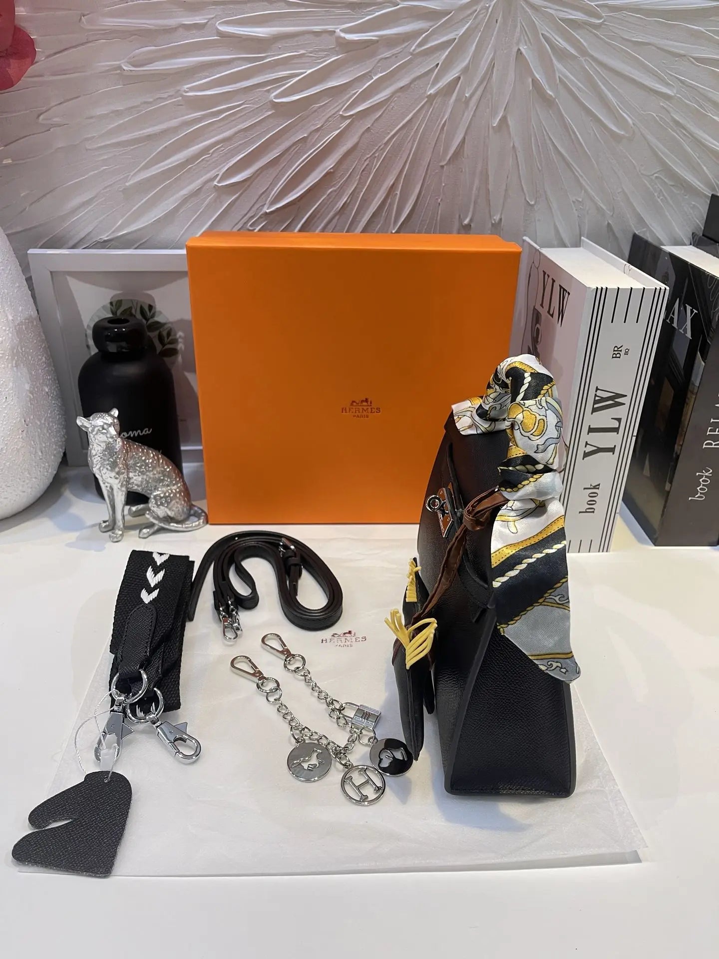شنطة هيرمز سلفر وذ سكارف شنط وحقائب hermes bag
