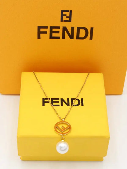 سلسال فندي ميتال بيرل لوقو سلسال fendi ذهبي