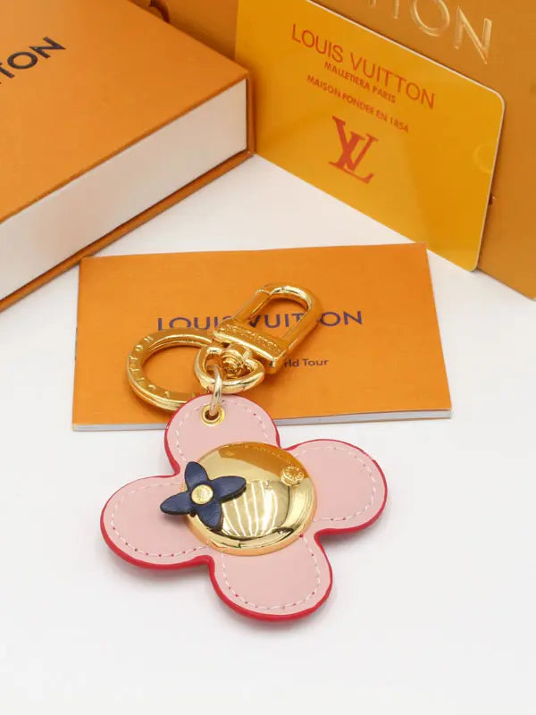 ميدالية لويس فيتون 240 ميدالية louis vuitton