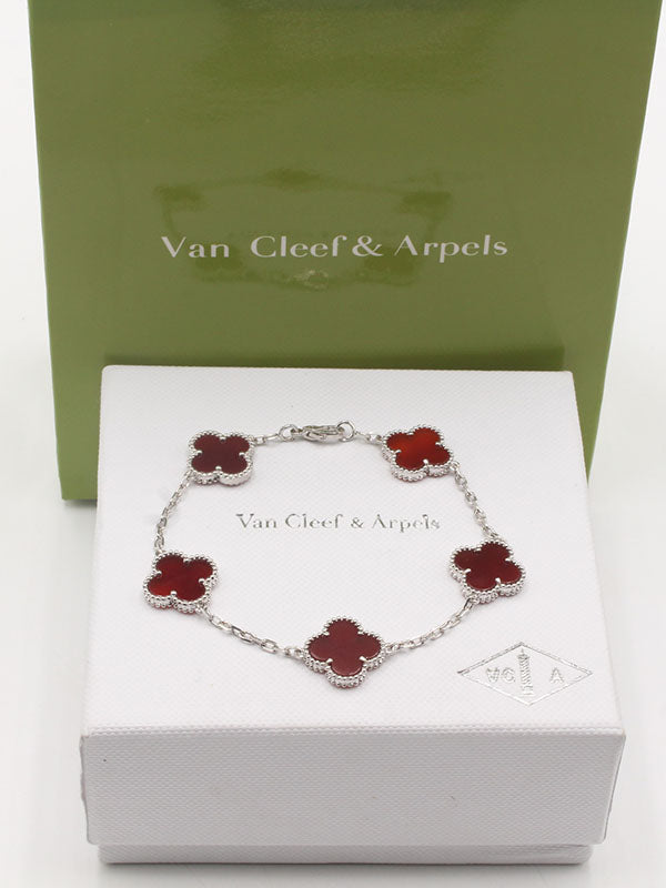 اساور فان كليف الماستر الجديده