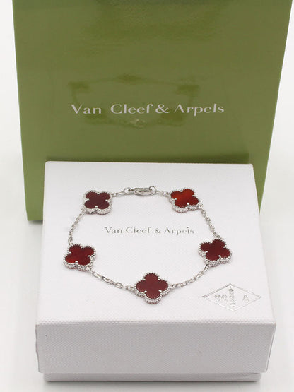 اساور فان كليف الماستر الجديده