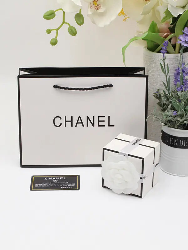 ملحقات شانيل للاطقم مربع صغيره هاي فيرجن هدايا chanel