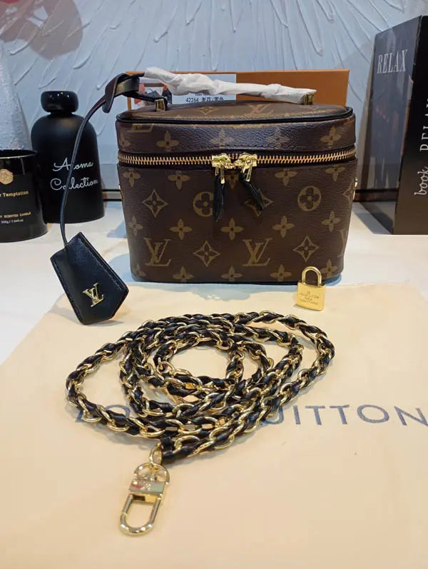 شنطة لويس فيتون ماستر صغيرة مكيب اب شنط وحقائب louis vuitton bags