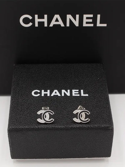 حلق شانيل صغير لوقو حلق chanel
