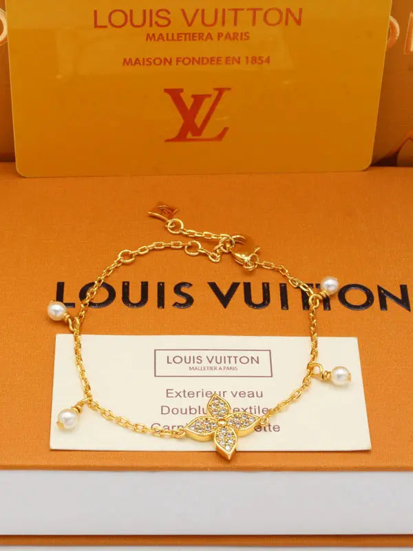اساور لويس فيتون ملتي بيرل لوقو ماستر اسواره louis vuitton ذهبي