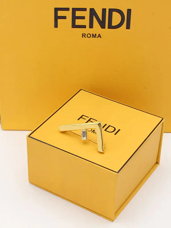بروش فندي الجديد بروش fendi