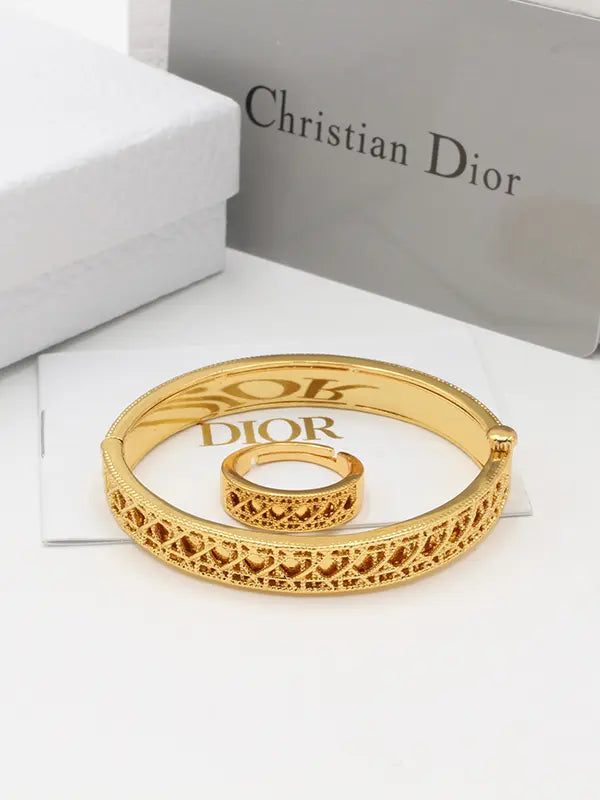 اساور ديور الهبه مع الخاتم مقاس صغير اسواره dior