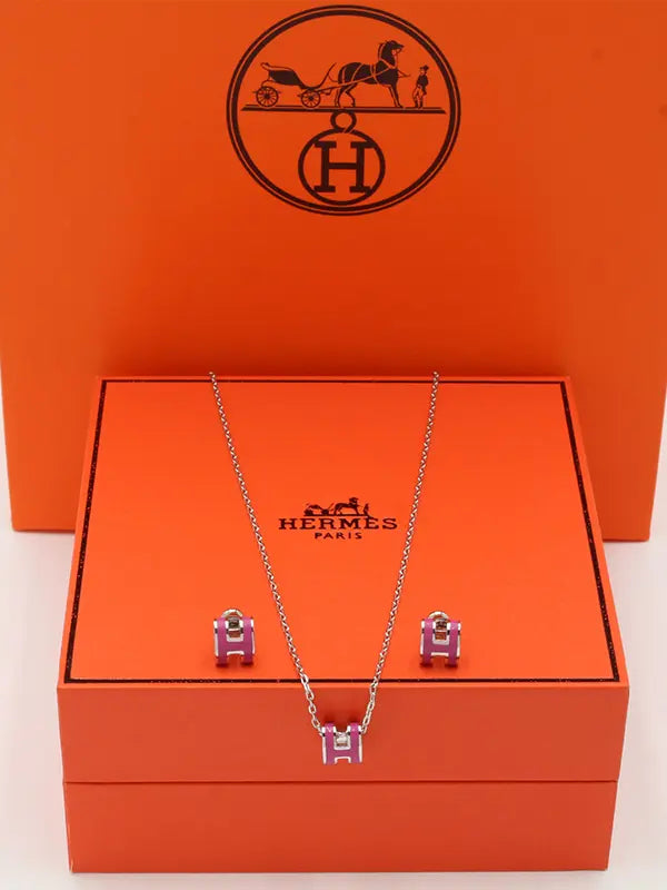 طقم هيرمز ملون ناعم ماستر لوقو اطقم HERMES فوشي فضي