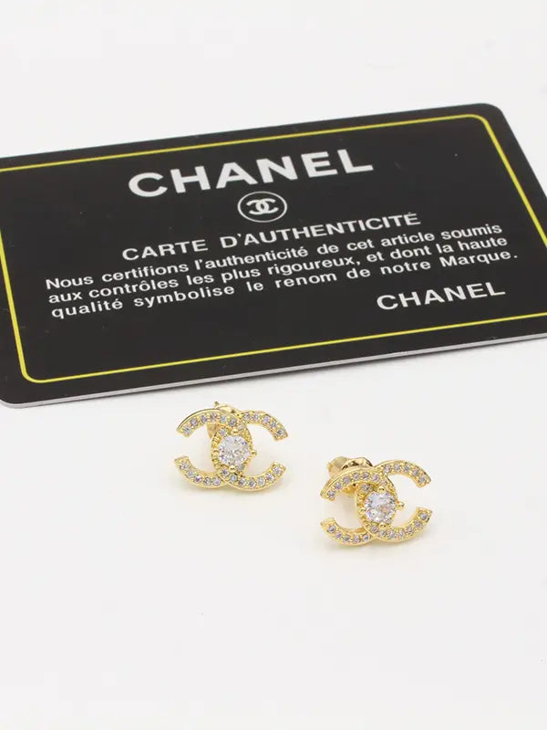 حلق شانيل زركون صغير 621 حلق chanel ذهبي