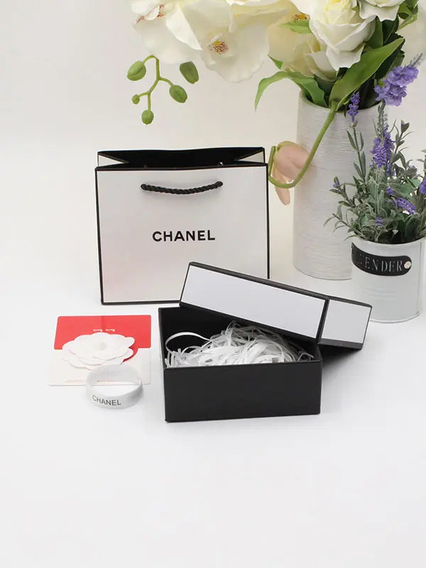 ملحقات اكسسوارت شانيل الجديد هدايا chanel