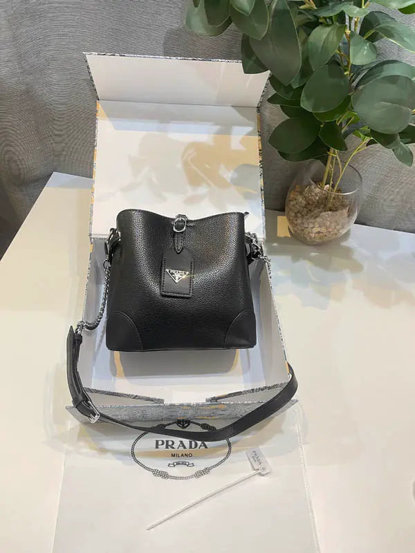 شنطة براد الجلد ماستر شنط وحقائب brada bags