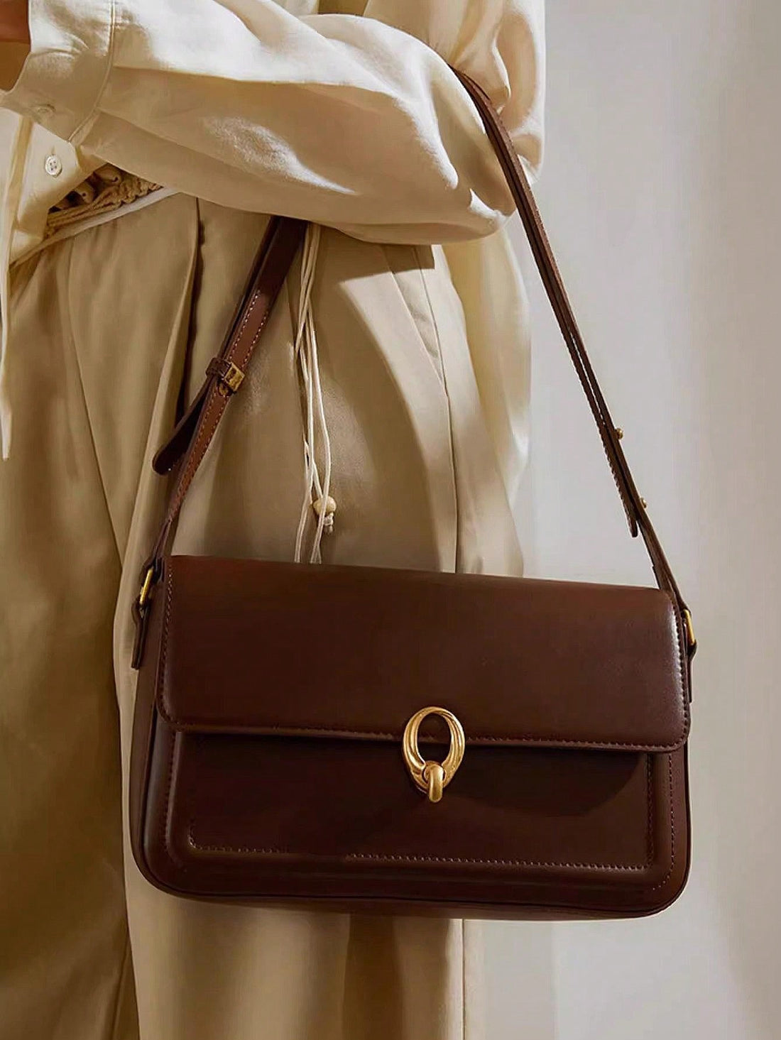 حقيبة نسائية كلاسيكية وفاخرة للخريف شنط وحقائب شنط بني