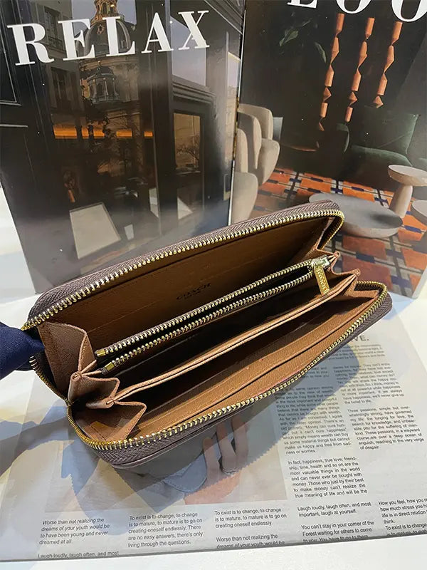 بوك كوتش 326 محافظ coach bags