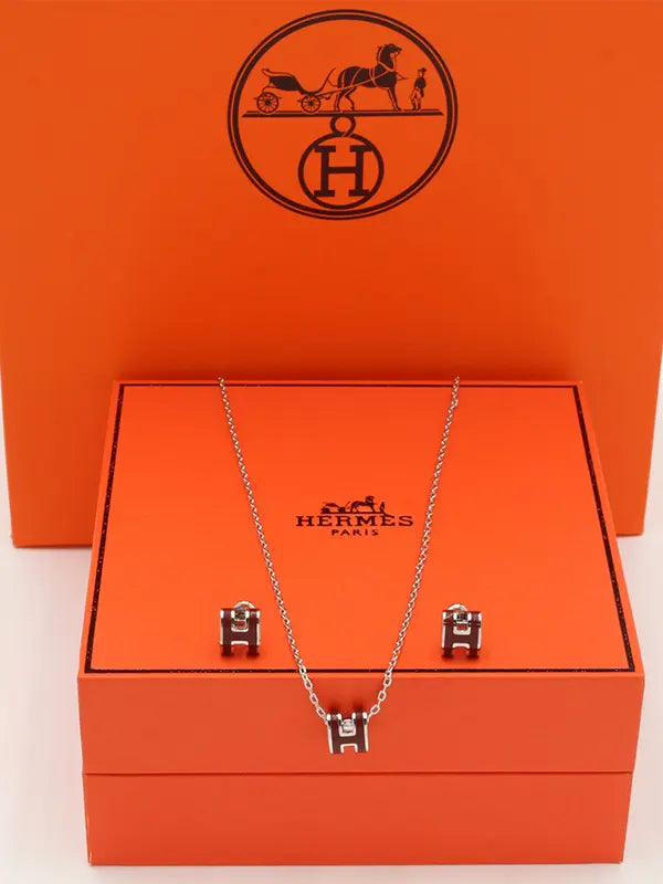 طقم هيرمز ملون ناعم ماستر لوقو اطقم HERMES عنابي فضي