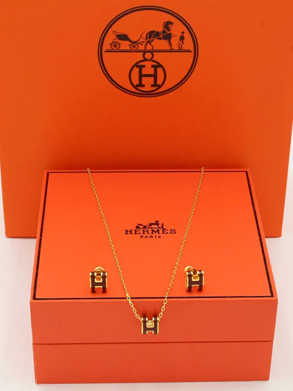 طقم هيرمز ملون ناعم ماستر لوقو اطقم HERMES عنابي ذهبي