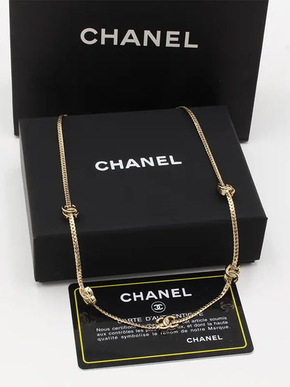 عقد شانيل تشوكر لوقو سلسال chanel ذهبي