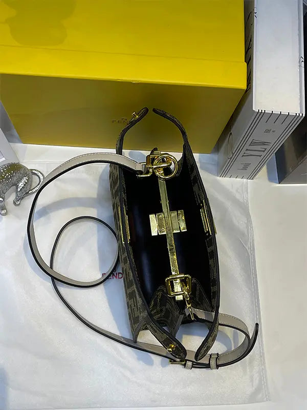 شنطة فندي ماستر نيو ستايل شنط وحقائب fendi bags