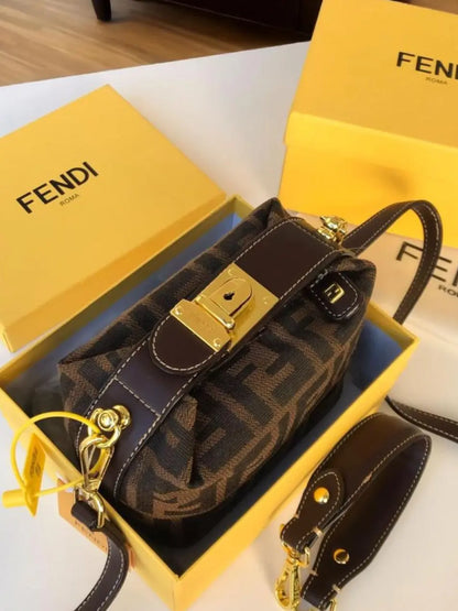 شنطة فندي ماستر الهبه صغيره شنط وحقائب fendi bags