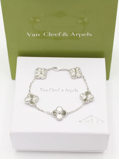 اساور فان كليف الماستر الجديده