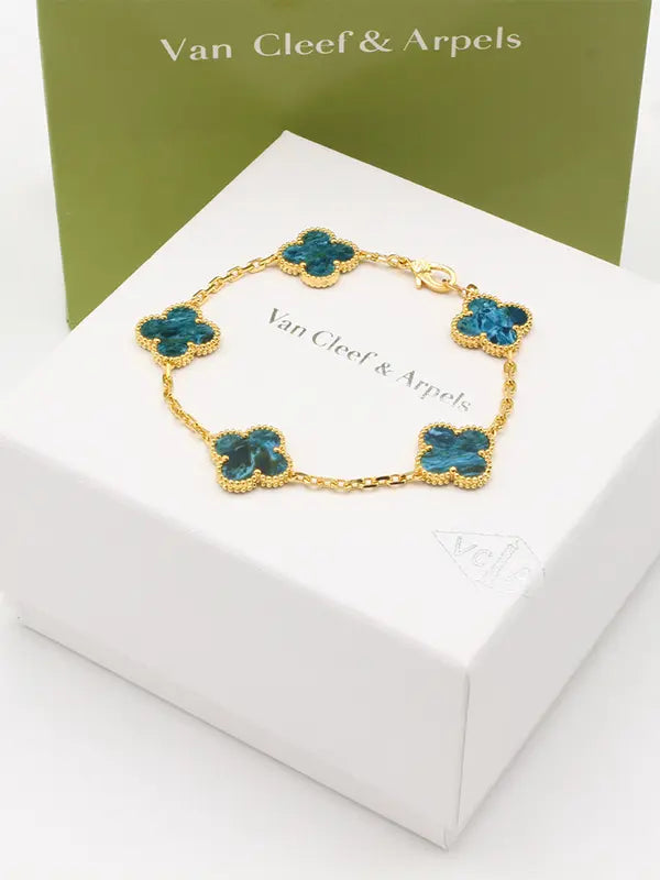 اساور فان كليف الماستر الجديده