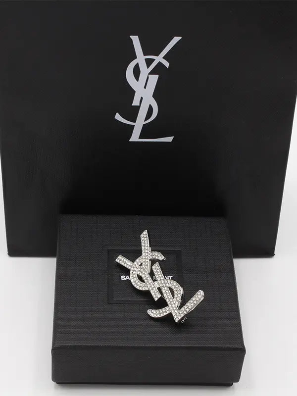 بروش ايف سان لوران كريستال وسط بروش ysl
