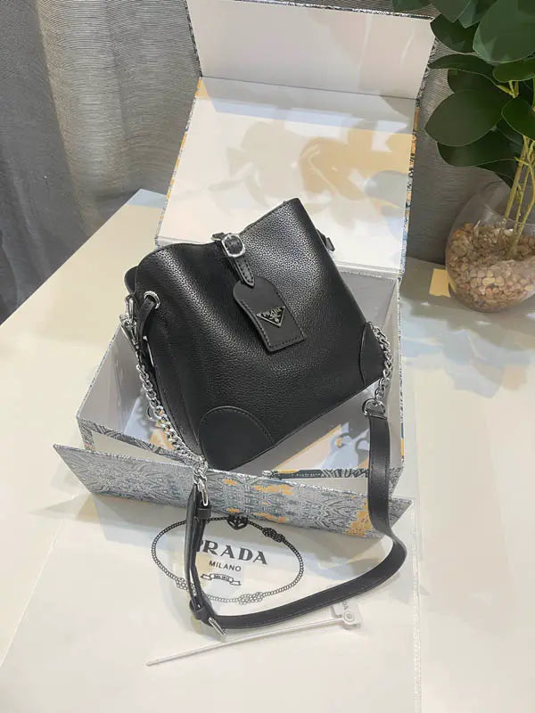 شنطة براد الجلد ماستر شنط وحقائب brada bags