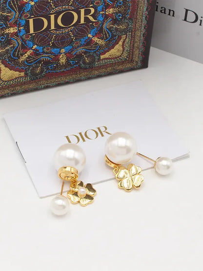حلق ديور فلاور وذ بيرل لوقو حلق dior